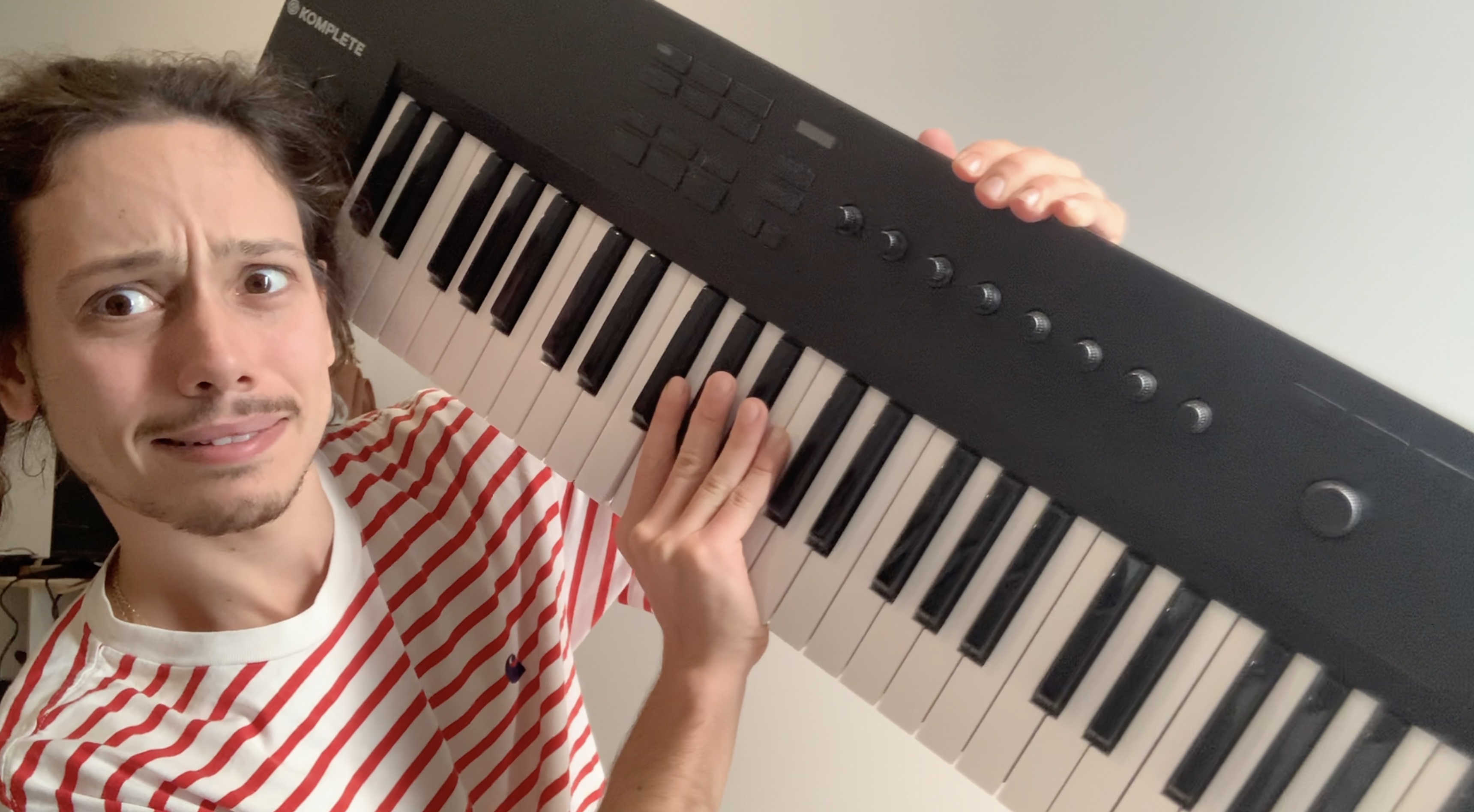 Watch Komplete Kontrol A61 Keyboard Review on Amazon Live Watch Komplete Kontrol A61 Keyboard Review on Amazon Live